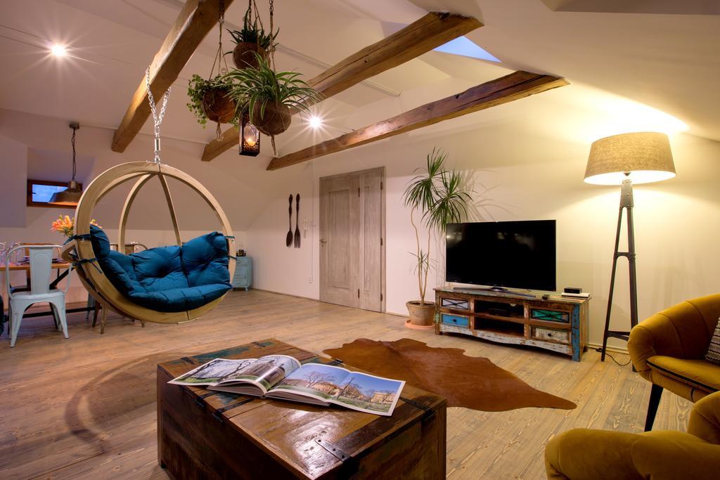 Bohemian Chic 2 Bedroom 2 Bathroom Loft With Hanging Chair Appartement