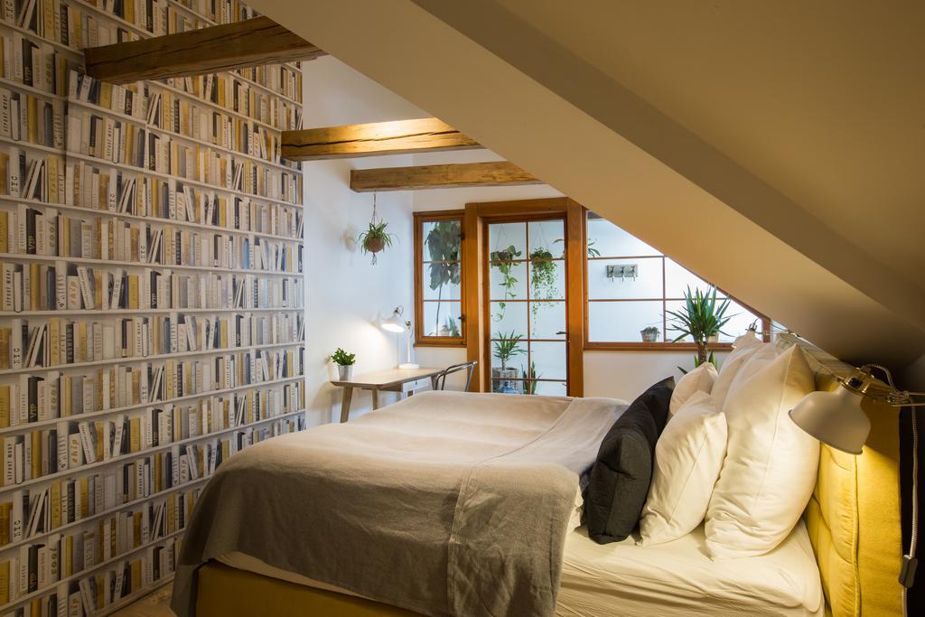Appartement Bohemian Chic 2 Bedroom 2 Bathroom Loft With Hanging Chair Prague
