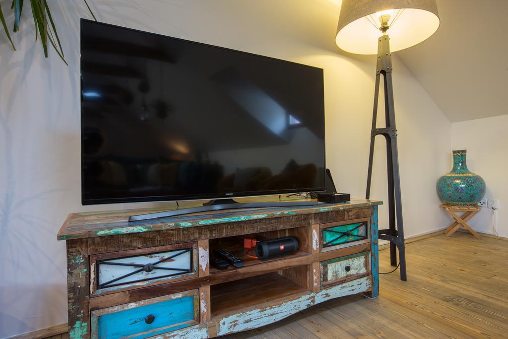 Appartement Bohemian Chic 2 Bedroom 2 Bathroom Loft With Hanging Chair Prague