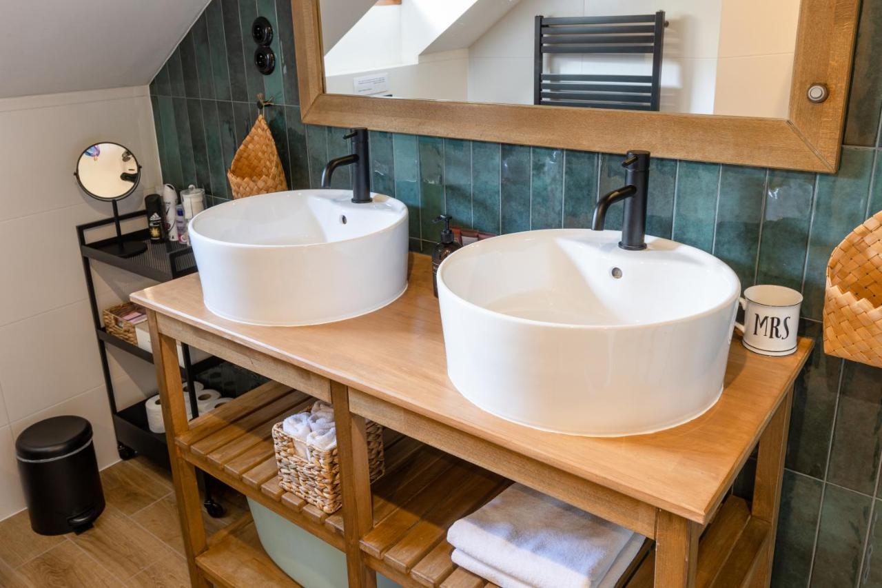 Bohemian Chic 2 Bedroom 2 Bathroom Loft With Hanging Chair * Prague